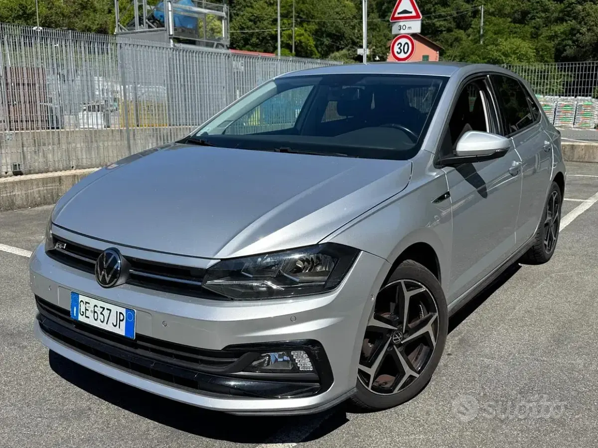 Usata VW Polo R-line 95 CV (69 kW) 2021 Grigio Utilitaria