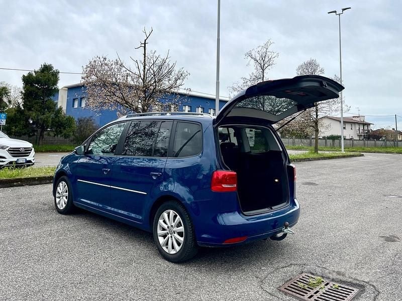 Usata VW Touran Highline 140 CV (102 kW) 2012 Blu Monovolume