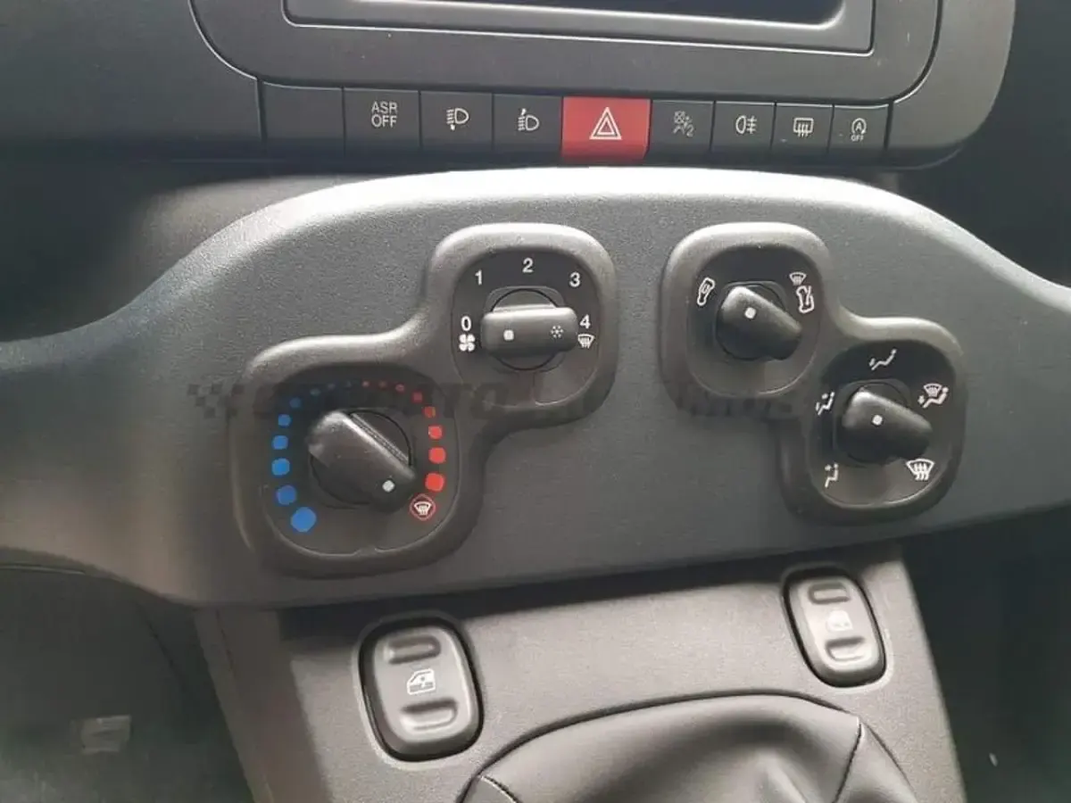 Nuova Fiat Panda S 70 CV (51 kW) 2025 Rosso Utilitaria