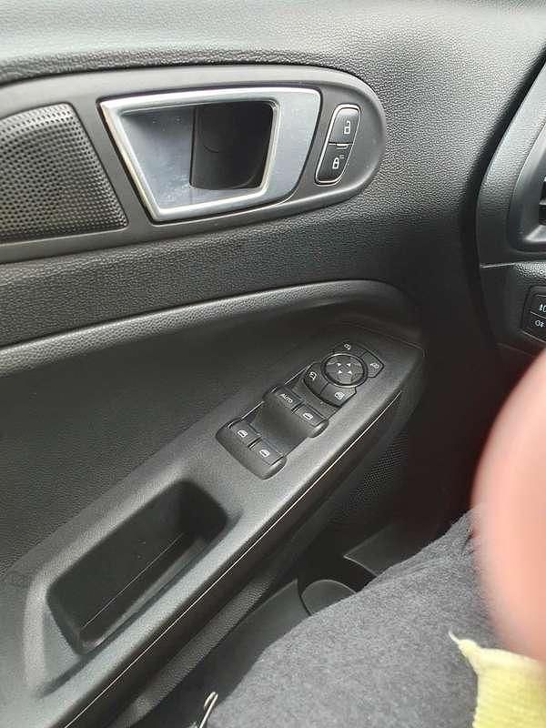 Usata Ford Ecosport 99 CV (72 kW) 2018 Bianco SUV