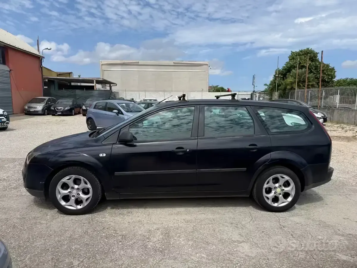 Usata Ford Focus S 90 CV (66 kW) 2006 Nero Station wagon