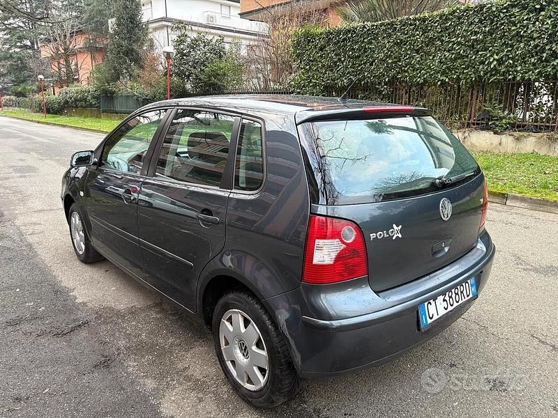 Usata VW Polo Sportline 75 CV (55 kW) 2006 Grigio Utilitaria