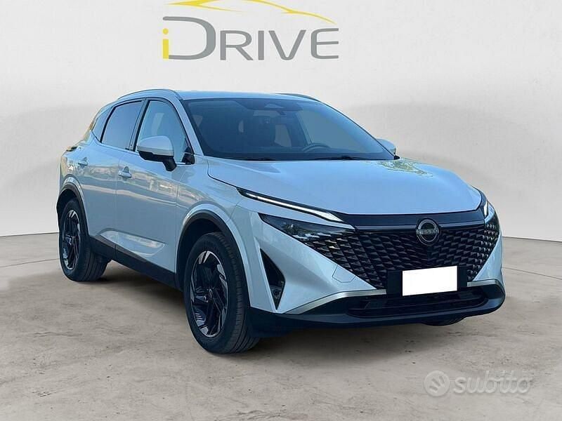 Usata Nissan Qashqai N-Connecta 140 CV (102 kW) 2025 Bianco SUV