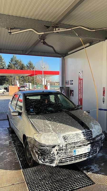 Usata 2004 Fiat Punto Tre volumi | 2000 € (Buon prezzo) - Immagine 1/3