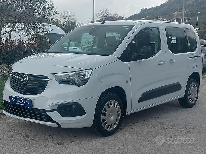 Usata Opel Combo Edition 102 CV (75 kW) 2022 Bianco Monovolume