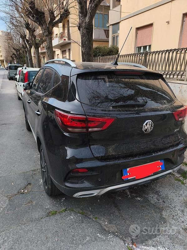 Usata MG ZS Luxury 106 CV (77 kW) 2023 Nero SUV