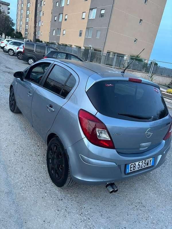 Usata Opel Corsa 101 CV (74 kW) 2011 Utilitaria
