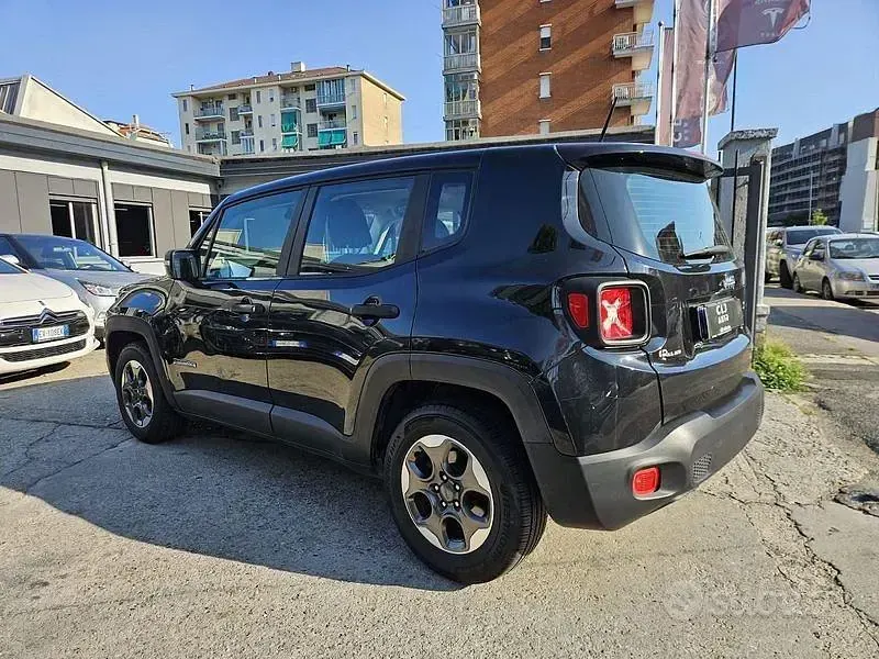 Usata Jeep Renegade Sport 95 CV (69 kW) 2017 Nero SUV