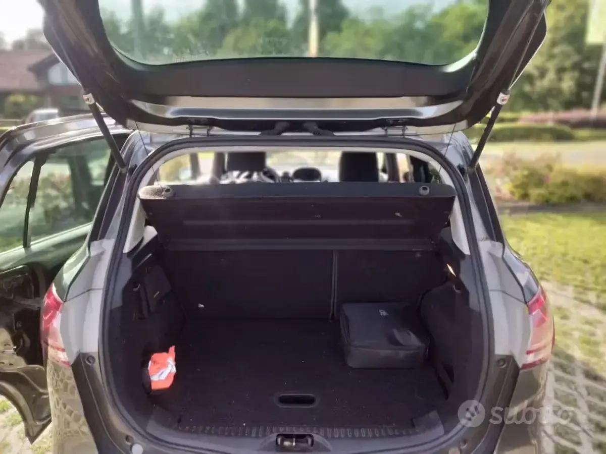 Usata Ford B-MAX Titanium 90 CV (66 kW) 2017 Grigio Monovolume