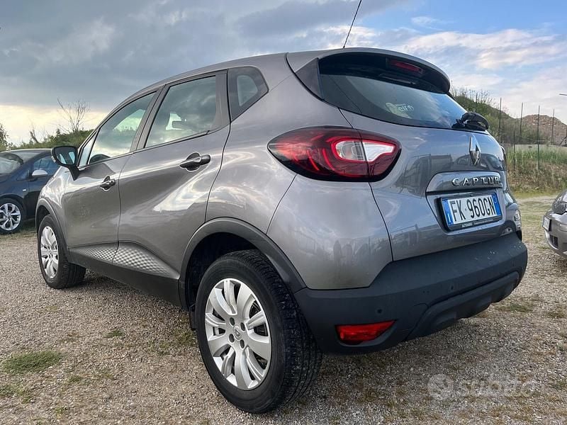 Usata Renault Captur Bose Edition 90 CV (66 kW) 2017 Grigio SUV