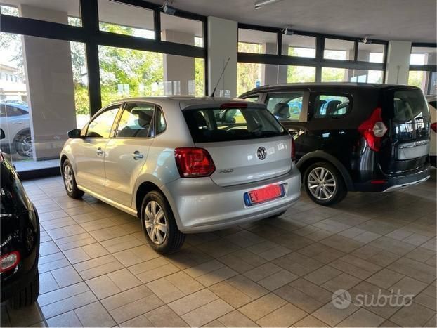 Usata VW Polo Trendline 60 CV (44 kW) 2014 Argento metallizzato Utilitaria