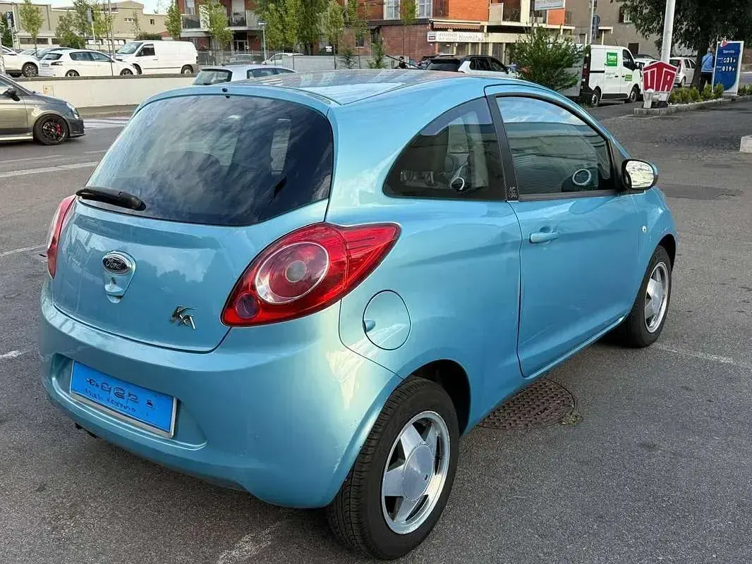 Usata Ford Ka Titanium 69 CV (50 kW) 2014 Blu/azzurro Berlina
