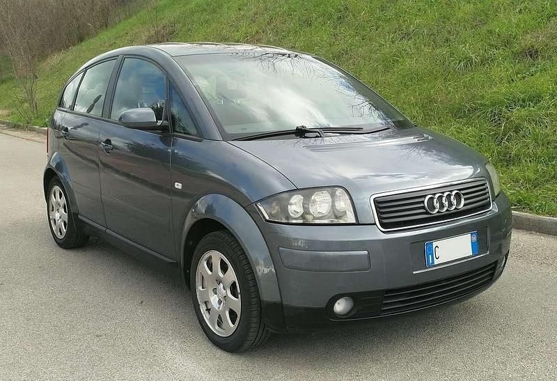 Grigio Usata 2004 Audi A2 Ambiente Due volumi | 3999 € (Molto cara) - Immagine 1/4
