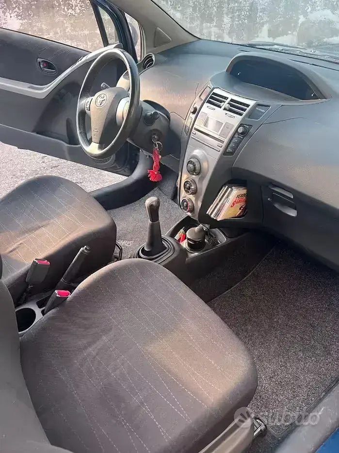 Usata Toyota Yaris 69 CV (50 kW) 2006 Utilitaria