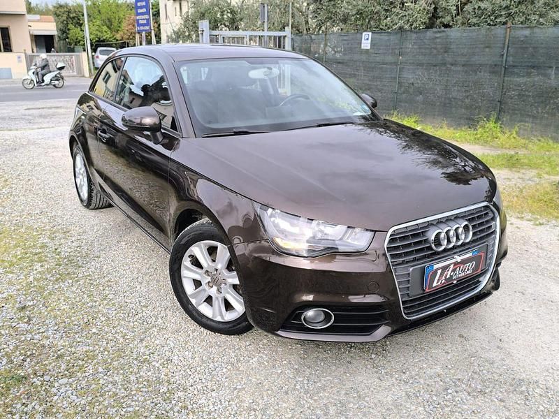 Usata Audi A1 Attraction 86 CV (63 kW) 2011 Marrone Utilitaria