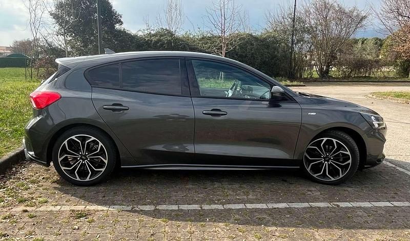 Usata Ford Focus ST-Line 125 CV (91 kW) 2019 Grigio Berlina