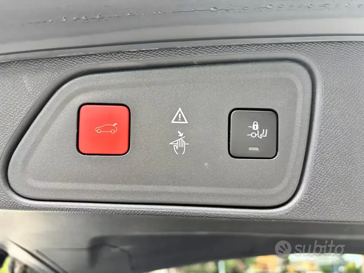 Usata Peugeot 3008 GT-line 131 CV (96 kW) 2018 Bianco SUV