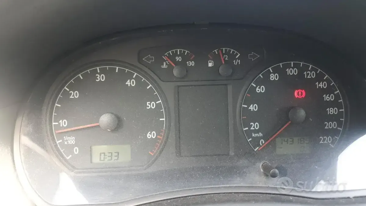 Usata VW Polo 64 CV (47 kW) 2003 Grigio Utilitaria