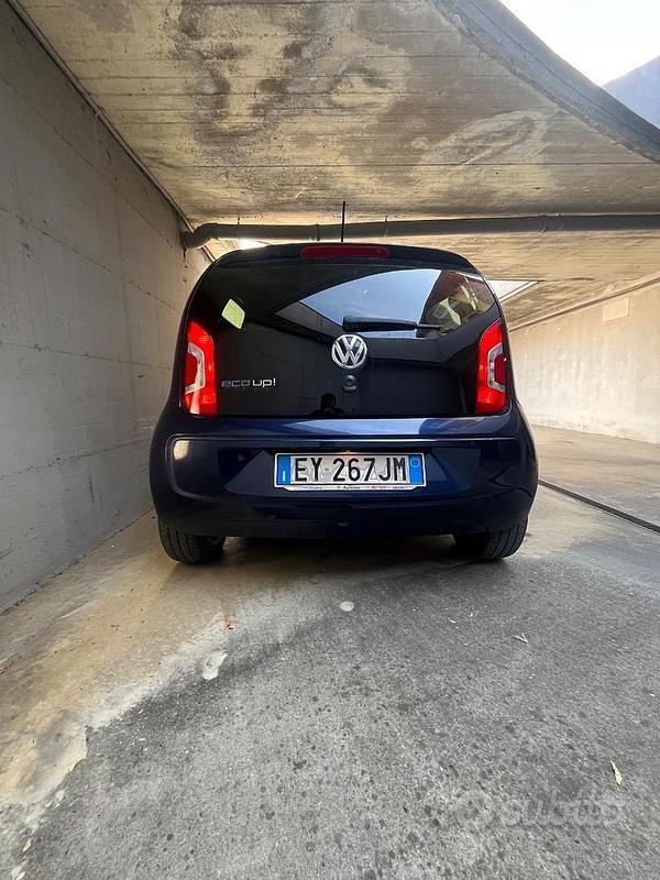 Usata VW up! 68 CV (50 kW) 2015 Blu Utilitaria