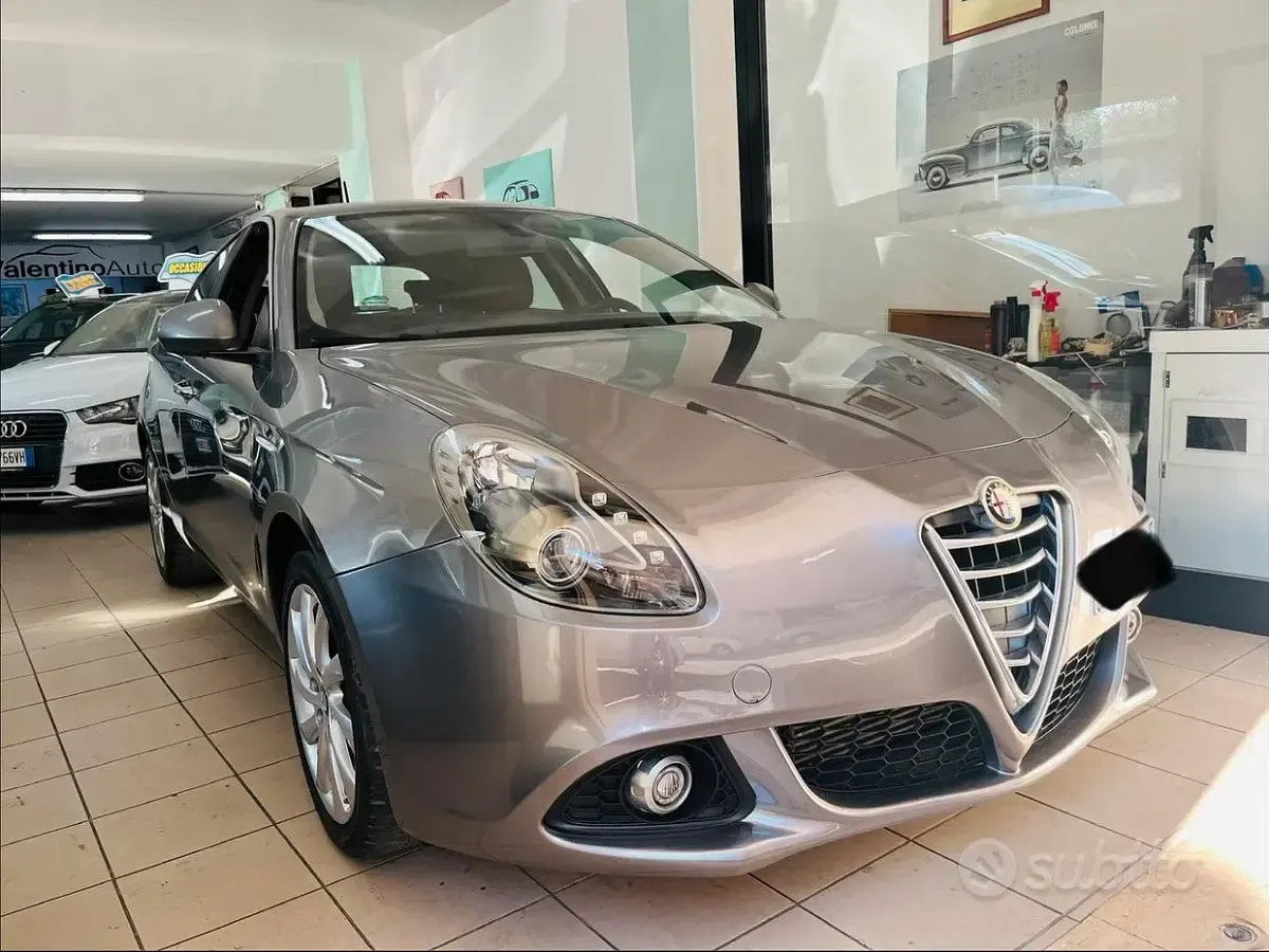 Usata Alfa Romeo Giulietta 105 CV (77 kW) 2015 Grigio Utilitaria
