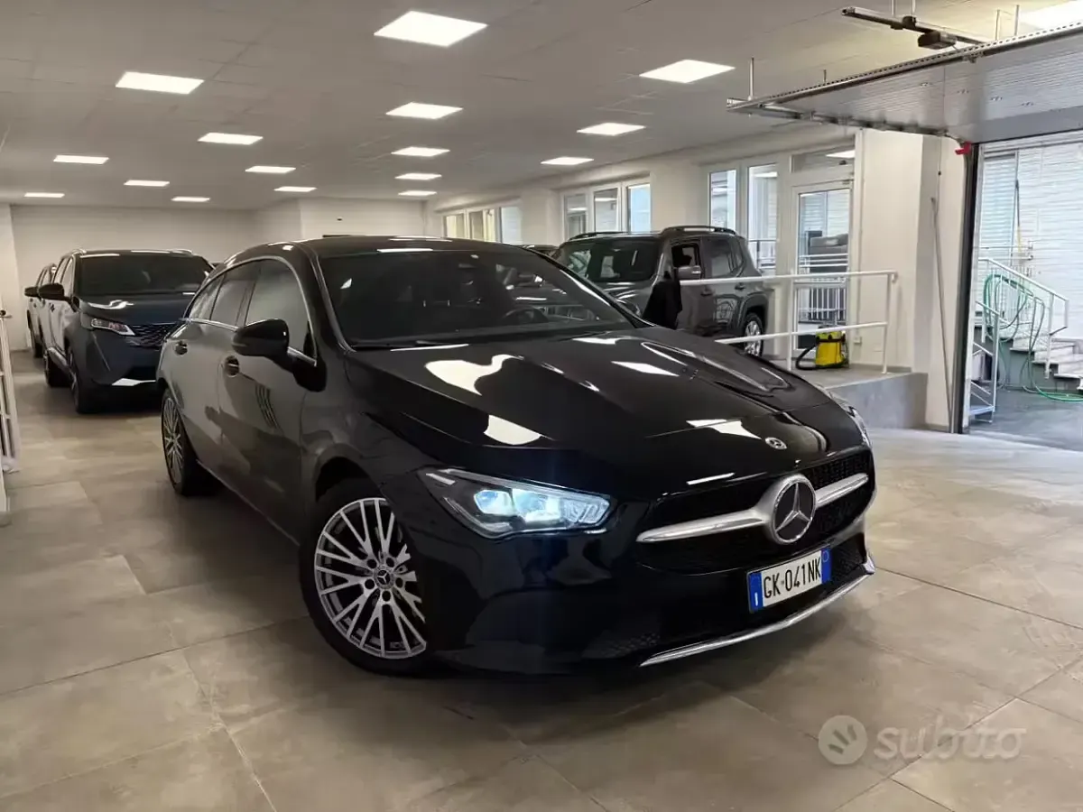 Usata Mercedes CLA200 150 CV (110 kW) 2022 Nero Coupé
