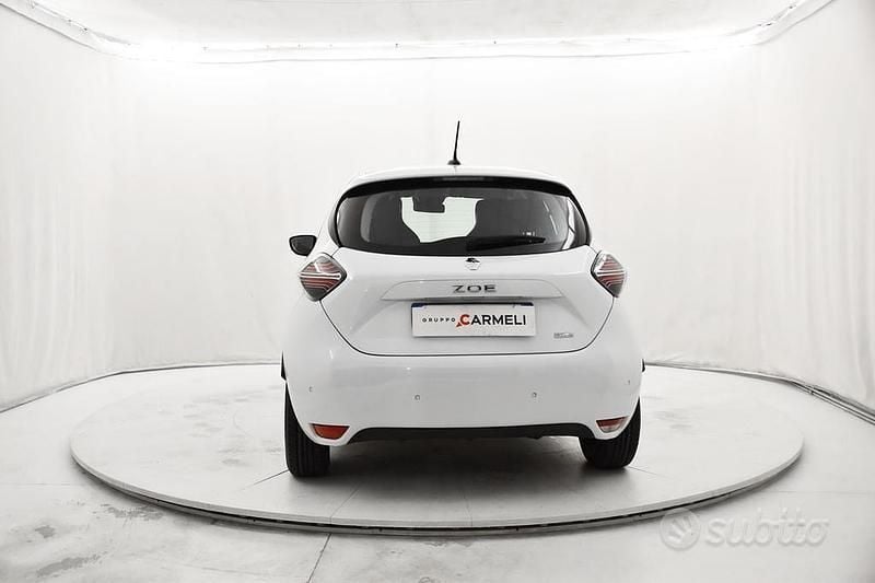 Usata Renault Zoe Life 80 kW (109 CV) 2020 Bianco ghiaccio Utilitaria