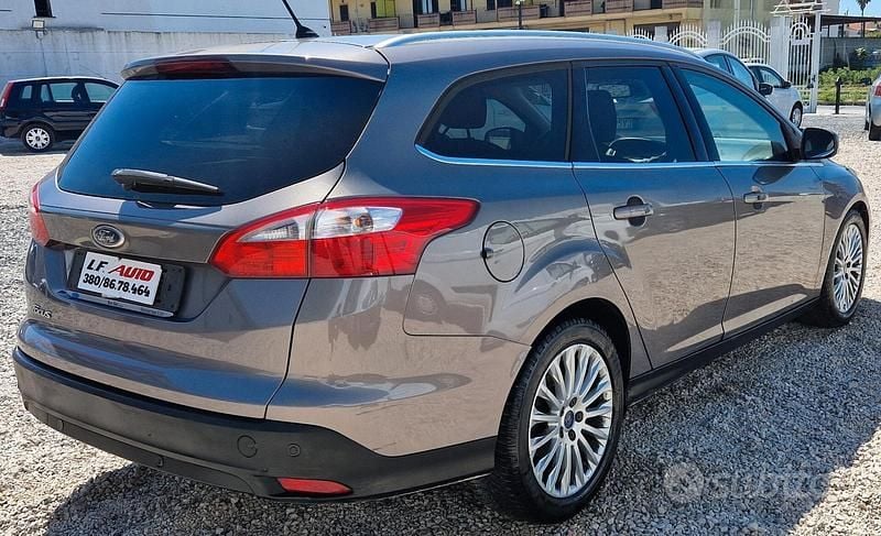 Usata Ford Focus Titanium 115 CV (84 kW) 2012 Grigio Station wagon
