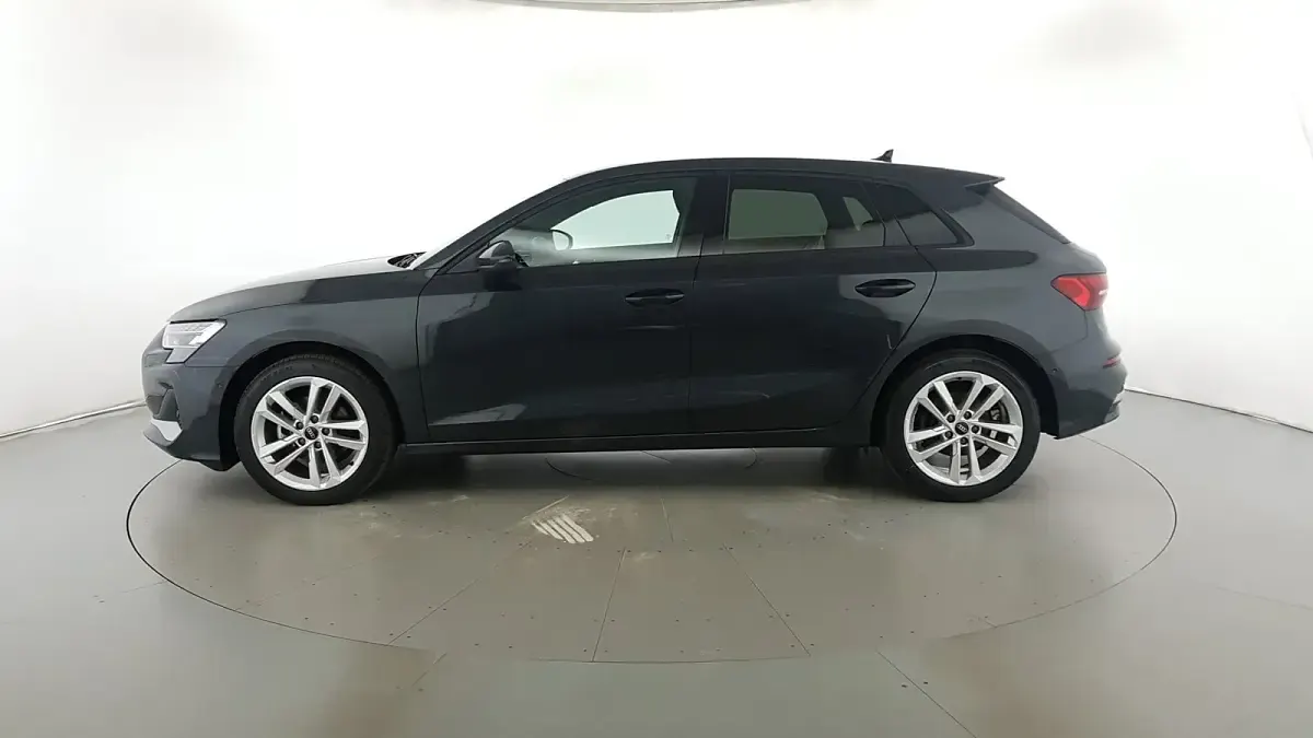 Usata Audi A3 Business 150 CV (110 kW) 2025 Grigio manhattan Berlina