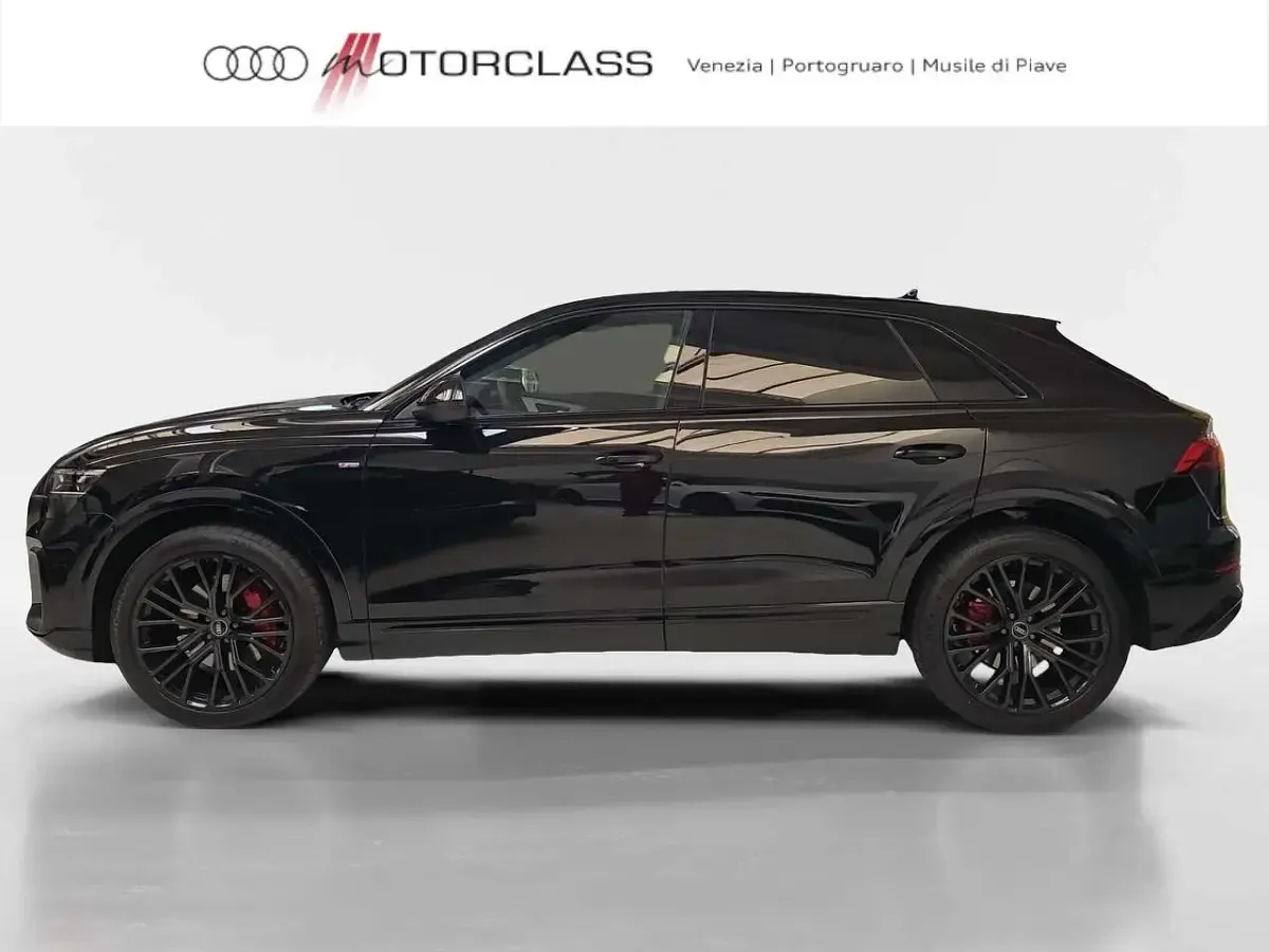 Nuova Audi Q8 S-Line 286 CV (210 kW) 2026 Nero metallizzato SUV