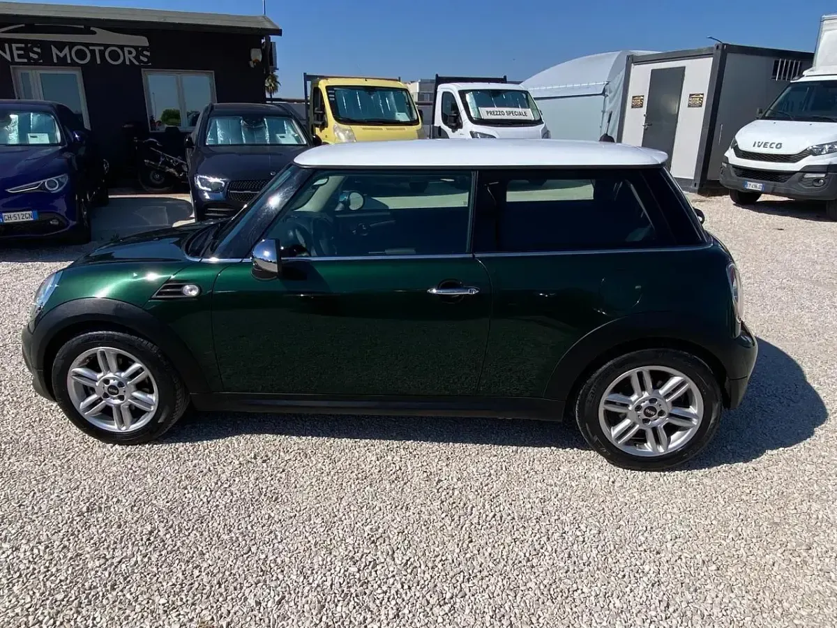 Usata Mini Cooper D 90 CV (66 kW) 2011 Verde Utilitaria