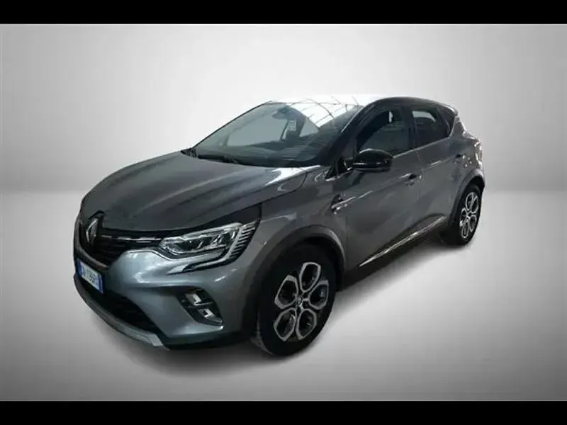 Usata Renault Captur Intens 100 CV (73 kW) 2023 Grigio chiaro SUV