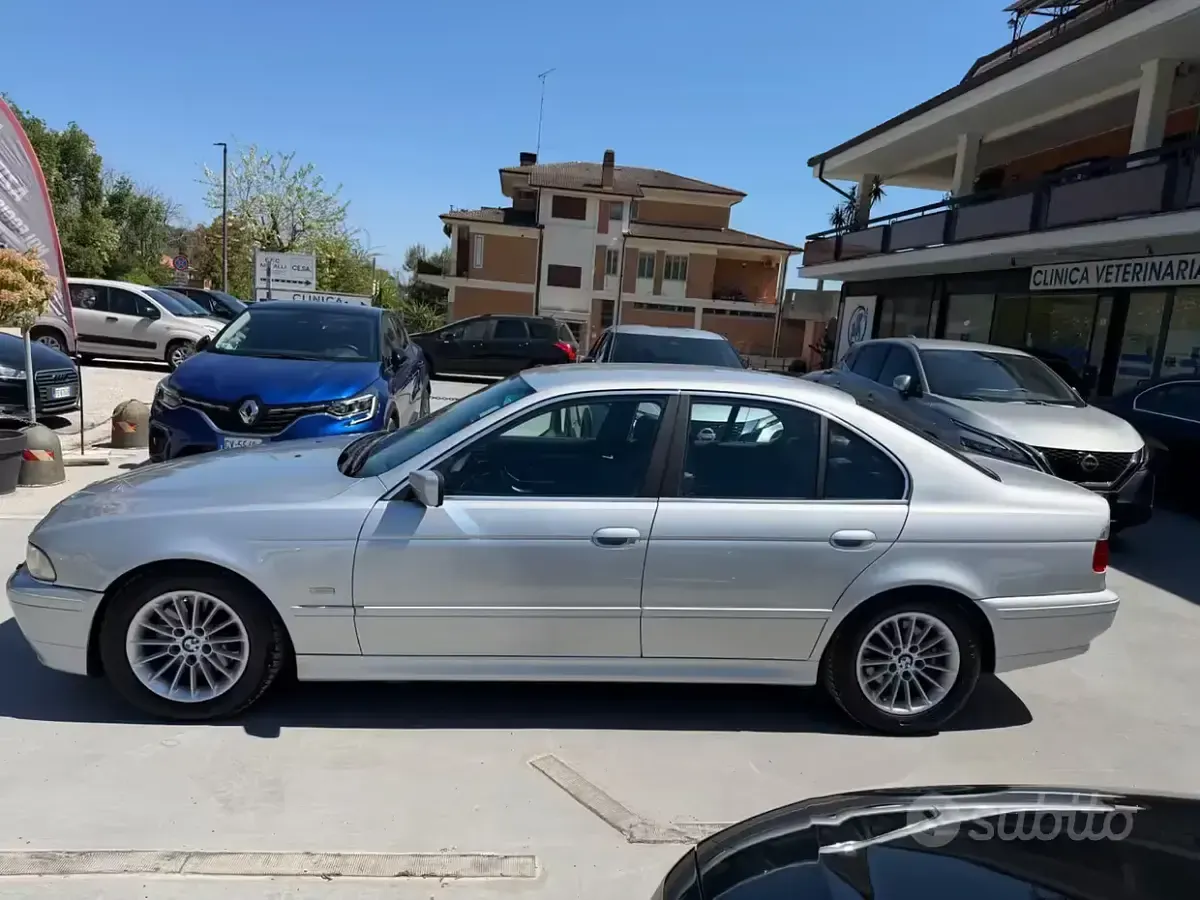 Usata BMW 530 M Sport 193 CV (141 kW) 2002 Grigio Berlina