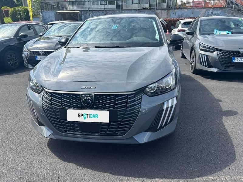 Usata Peugeot 208 Allure 102 CV (75 kW) 2025 Grigio Utilitaria