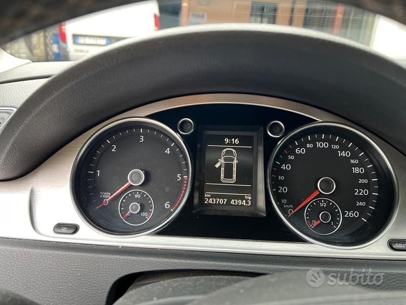 Usata VW Passat 140 CV (102 kW) 2011 Grigio Station wagon