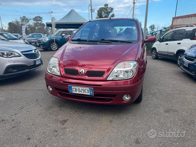 Usata Renault Scénic Expression 107 CV (78 kW) 2002 Rosso Monovolume