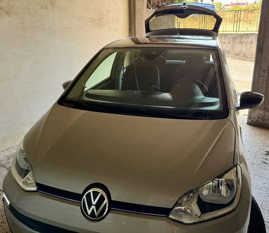 Usata VW e-up! 61 kW (83 CV) 2021 Argento Utilitaria