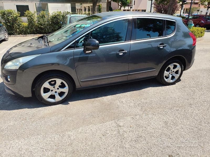 Usata Peugeot 3008 112 CV (82 kW) 2011 Grigio Monovolume