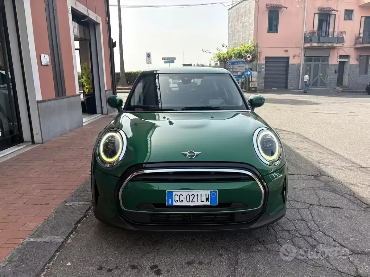 Usata Mini ONE 75 CV (55 kW) 2021 Verde Utilitaria