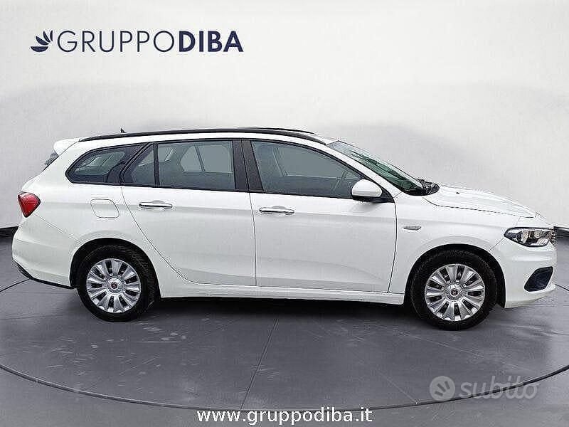 Usata Fiat Tipo Easy 95 CV (69 kW) 2017 Bianco Station wagon