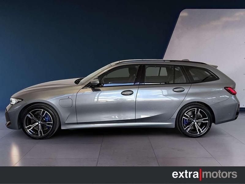 Usata BMW 330e M Sport 292 CV (214 kW) 2024 Grigio Station wagon
