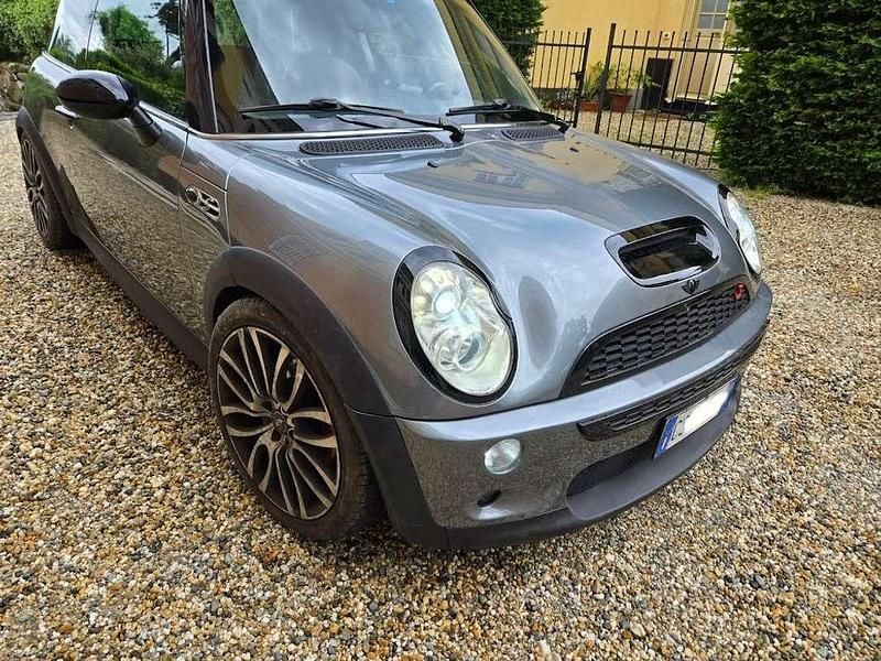Usata Mini Cooper S 170 CV (125 kW) 2005 Grigio Utilitaria