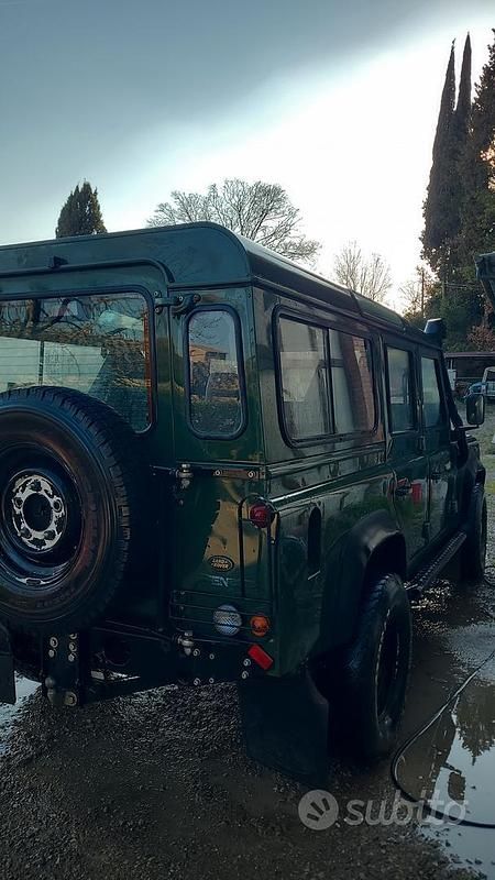Usata Land Rover Defender 122 CV (89 kW) 2002 Verde SUV
