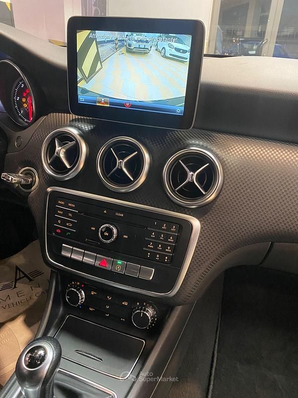 Usata Mercedes A180 109 CV (80 kW) 2018 Blu Berlina
