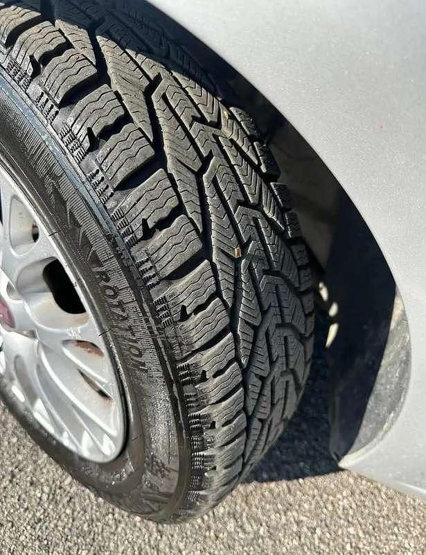 Usata Fiat Grande Punto 69 CV (50 kW) 2005 Grigio Utilitaria