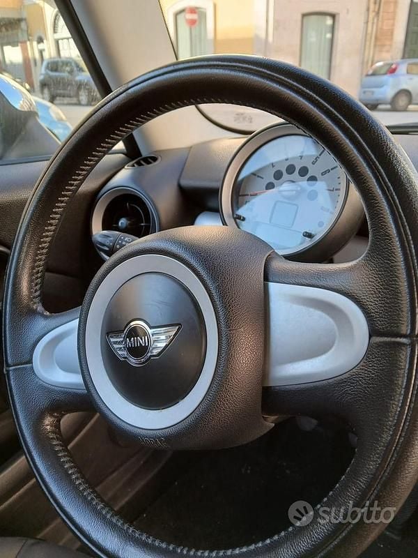 Begagnad Mini Cooper 75 HK (55 kW) 2010 Halvkombi