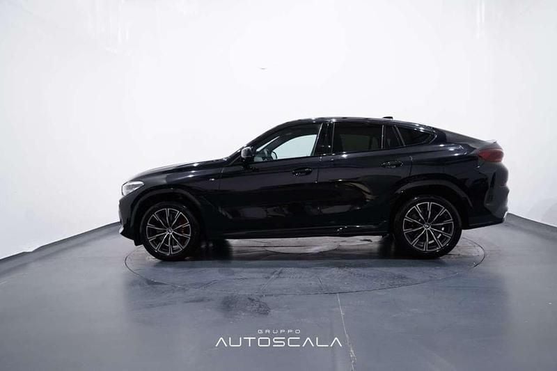 Usata BMW X6 M Sport 340 CV (250 kW) 2022 Saphirschwarz metallizzato SUV