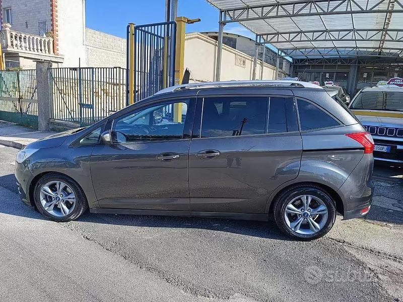 Usata Ford C-MAX Business Edition 120 CV (88 kW) 2018 Grigio chiaro Monovolume