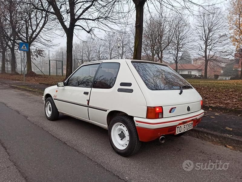 Usata Peugeot 205 85 CV (62 kW) 1989 Bianco Utilitaria