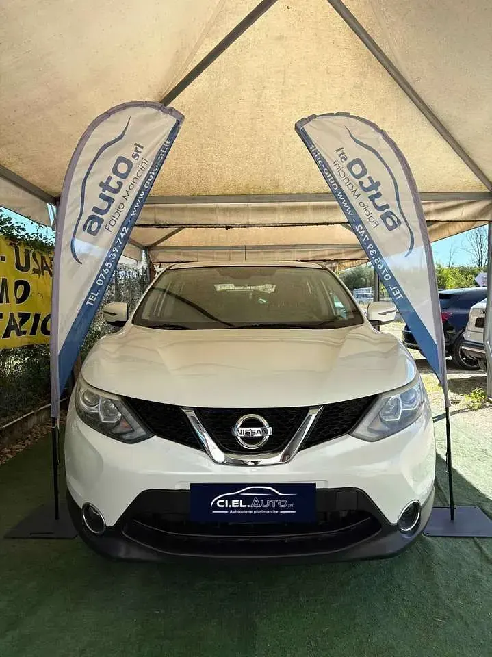 Usata Nissan Qashqai N-Vision 131 CV (96 kW) 2017 Bianco SUV