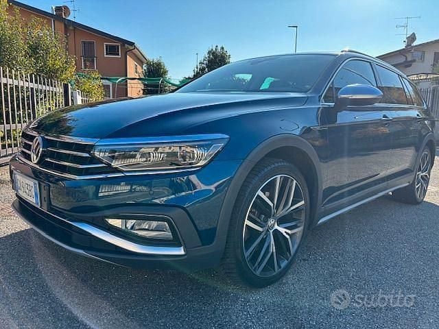 Usata VW Passat Alltrack 190 CV (139 kW) 2020 Blu Station wagon